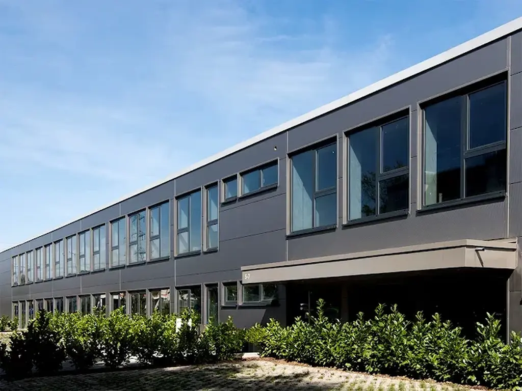 Außenansicht der PRIMUS Service-Zentrale.