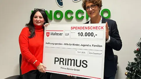 Pressefoto zur Spendenscheck-Übergabe 2025